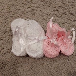 Hand crocheted baby booties, set of 2